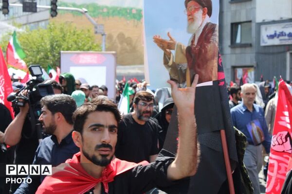 تجلی وفاداری؛ نگاهی به تصاویر مراسم بزرگداشت رهبر امت
