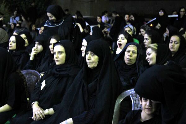 مراسم عزاداری و تعزیه خوانی شب هشتم محرم در گچساران 