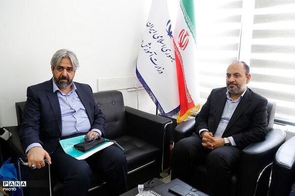 بازدید معاون پرورشی و فرهنگی از مرکز اطلاع‌رسانی و روابط عمومی وزارت آموزش و پرورش