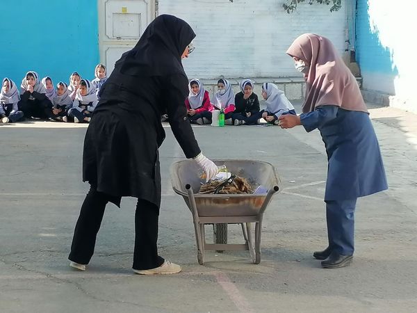 آموزش اطفاء حریق در مدرسه ناهید نخودی