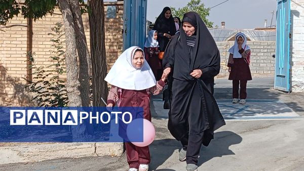 شکوفه‌های لبخند در جشن شکوفه‌ها؛ آغاز فصل دانش‌آموزی با شادی و هیجان