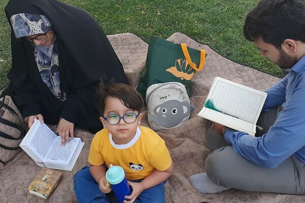  مراسم ختم دعای عرفه کنار مزار شهدای گمنام نسیم شهر 