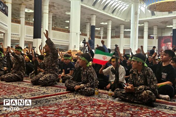 نوجوانان عاشورایی در حرم شاهچراغ(ع) - 3