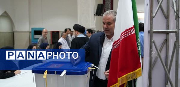 حضور پرشور مردم محمدشهرکرج‌ پای صندوق رای 