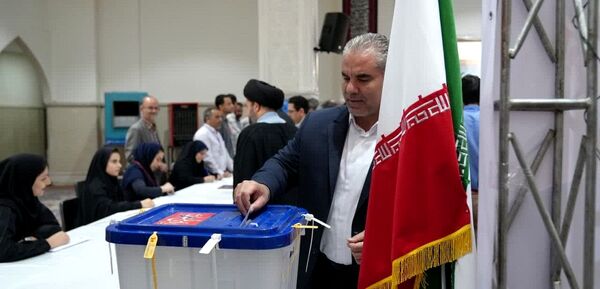 حضور پرشور مردم محمدشهرکرج‌ پای صندوق رای 
