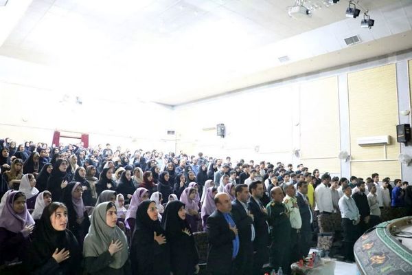 تجلیل از برگزیدگان دانش‌آموزی مسابقات فرهنگی و هنری جشنواره هما شهرستان دشتستان 