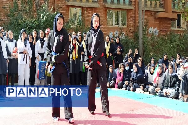  المپیاد ورزشی در دبیرستان ۱۳ آبان مشهد