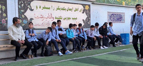بازگشایی مدرسه شهید مطهری با لبخند مهر 