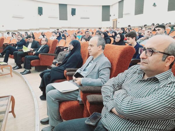 تجلیل از برگزیدگان دبیرستان شهید بهشتی شهرستان بوشهر (1)