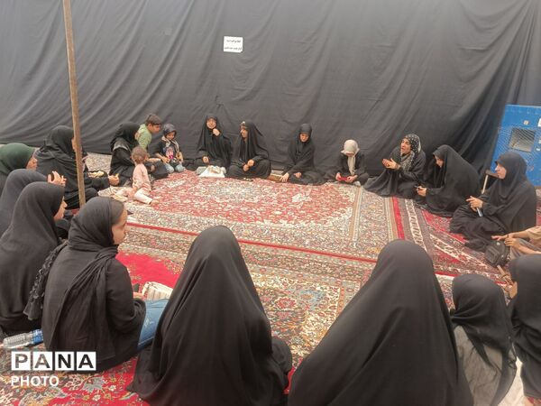 موکب خانم فاطمه الزهرا محله خضر در خدمت زائران سید الشهدا