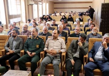 محفل انس با قرآن در قروه برگزار شد