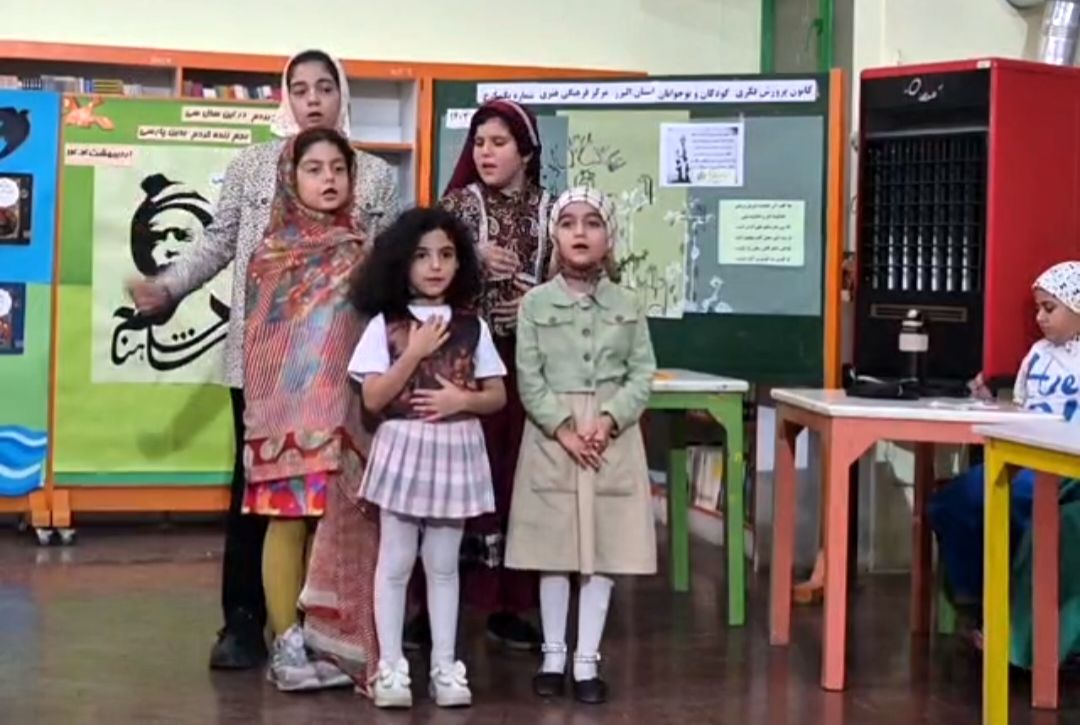 دورهمی‌ شاهنامه خوانان کوچک و بزرگ در کانون فرهنگی هنری شماره یک کرج 
