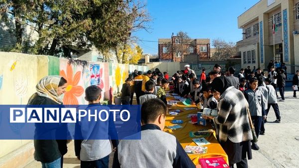 برگزاری نمایشگاه کتاب در دبستان معلم آشخانه 
