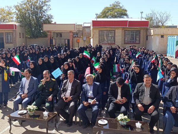 جشن عاطفه‌ها در ملکان؛ مهربانی به وقت مدرسه
