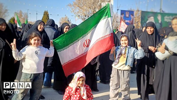  بیعت مردم رزن با سومین رهبر نظام مقدس جمهوری اسلامی ایران