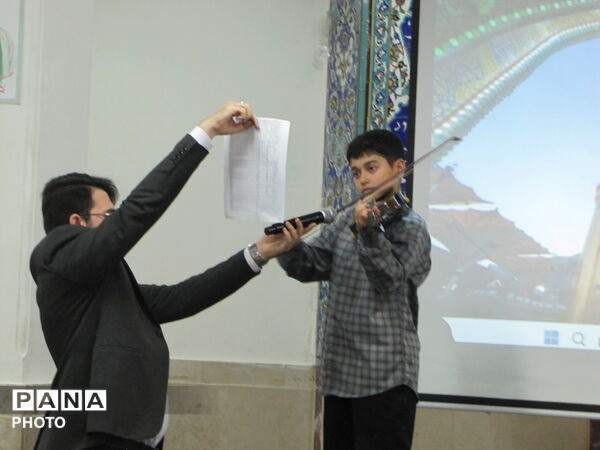 لبخند تکلیف، شکوه تقدیر در منطقه ۱۳