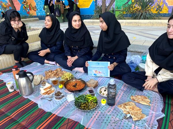 هفته سلامت روان و روز جهانی غذا در دبیرستان جنت شهرستان سملقان