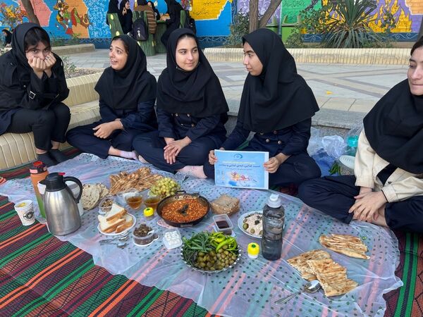 هفته سلامت روان و روز جهانی غذا در دبیرستان جنت شهرستان سملقان