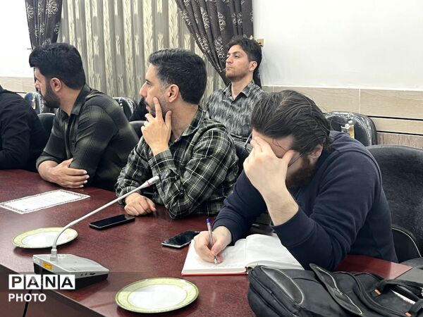 نشست معاونان و مربیان پرورشی در گلوگاه 