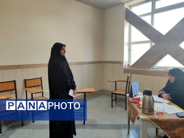 مسابقات قرآن و عترت متوسطه دوم در شهرستان کاشمر 