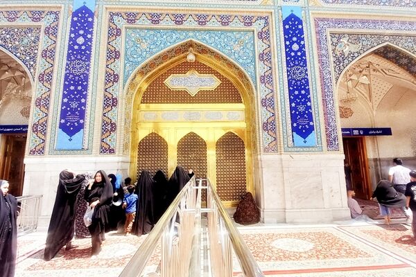 حرم مطهر رضوی میزبان زائران و عاشقان دعا و زیارت
