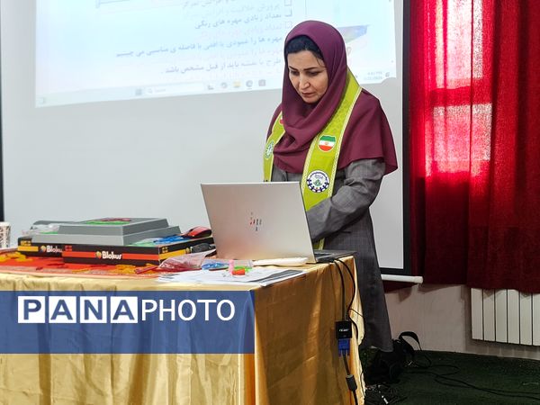 ارتقای مهارت‌های آموزشی مربیان پیشتاز ناحیه 2 شیراز