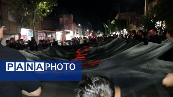 اهتزار پرچم ماه محرم در شهر بن 