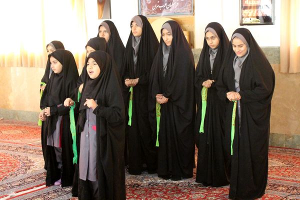 عزاداری باشکوه دانش‌آموزان و مسئولان در سوگ حضرت فاطمه زهرا (س)