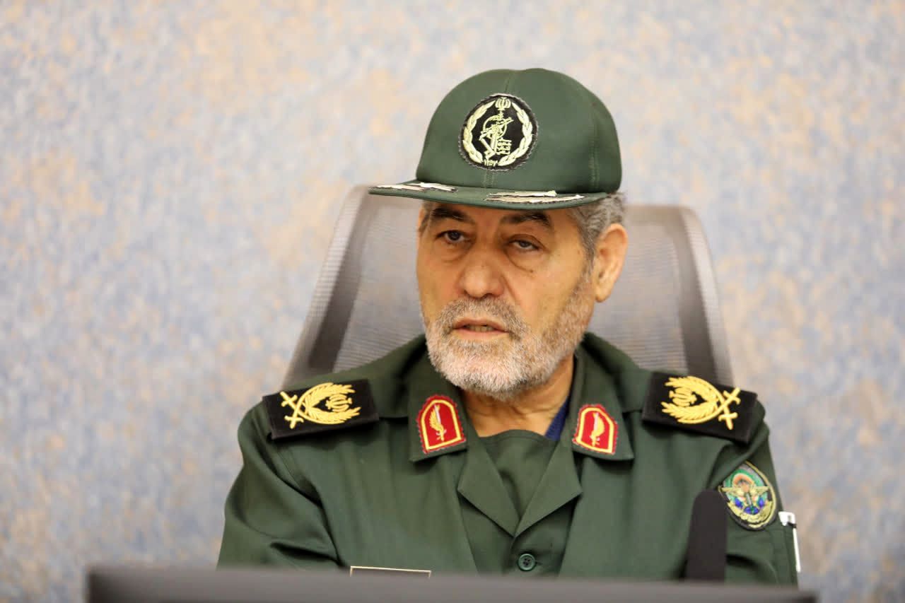 2ستون اقتدار ملی در راه تداوم خون شهدا علم و وحدت است