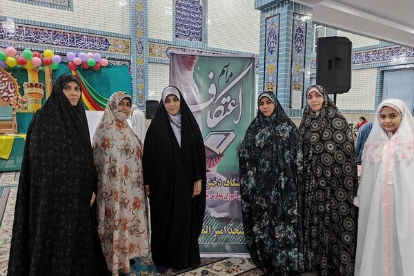 اعتکاف دختران آسمان با محوریت بصیرت نوجوان و حاج قاسم سلیمانی در باقرشهر 