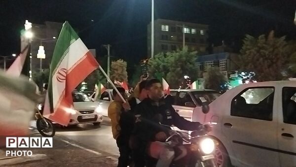پرچم های ایران بر فراز بلوار فضل نیشابور قرار گرفت 