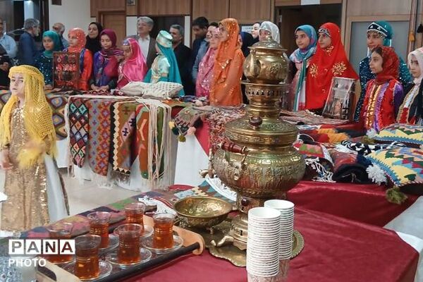 از عطر غذاهای سنتی تا رنگین‌کمان اقوام ایران در دبستان هدی