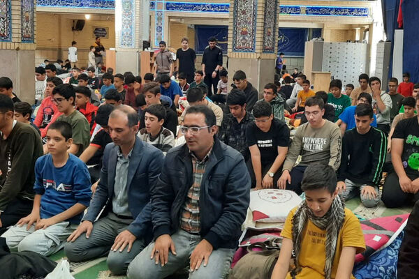 مراسم معنوی اعتکاف دانش‌آموزی