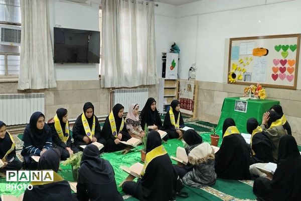محفل انس با قرآن کریم در آموزشگاه شهید مجید دهنوی نیشابور