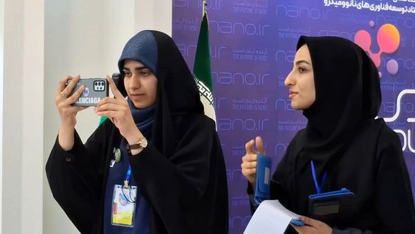 بازدید خبرنگاران‌پانا از نمایشگاه ستاد توسعه فناوری های نانو و میکرو