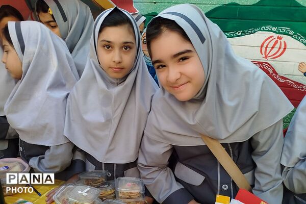 جشن عاطفه ها در دبستان های کوثر و حاتم ناحیه دو شهرری 