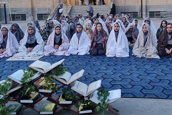 اردوی افطار تا سحر در دبیرستان دخترانه معرفت کهریزک 