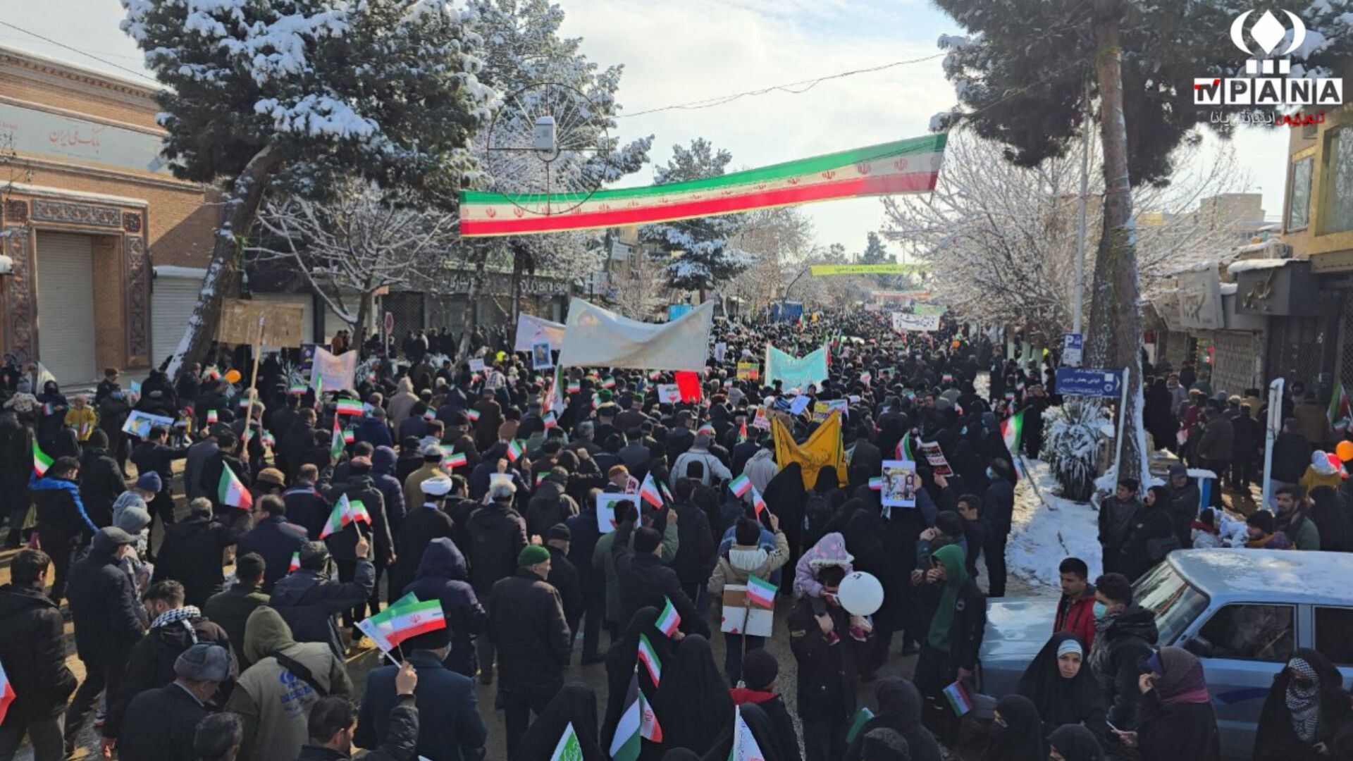 راهپیمایی پرشور ۲۲ بهمن ماه در شهرستان نیشابور