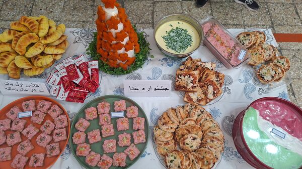 جشنواره غذای سالم در دبستان پسرانه فرهنگیان ۱