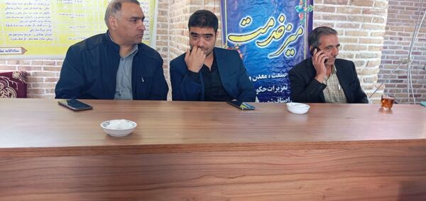 میز خدمت در آخرین نماز جمعه آبان ماه