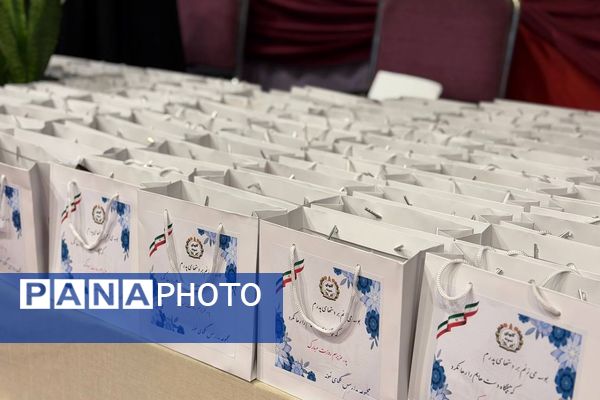 جشن روز پدر در سالن گلعباسی ورامین ؛ حضوریک هزار نفر از  پدران دانش آموزان گل‌های نمونه