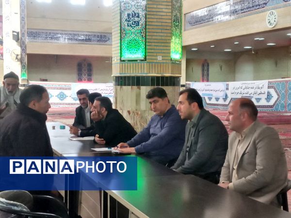 میز خدمت مدیریت آموزش و پرورش اسلامشهر در مصلی نماز جمعه اسلامشهر