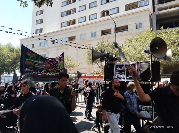 پیاده‌روی زائران بارگاه ملکوتی آقا علی‌بن‌موسی رضا (ع)