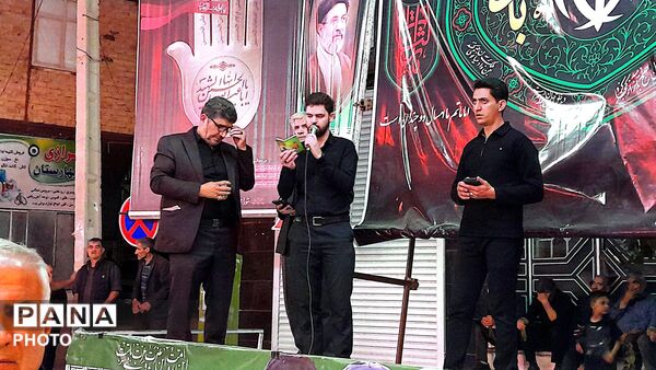 مراسم عزاداری شب های دهه اول محرم در شهرستان درگزین با حضور هیئت عزاداران 