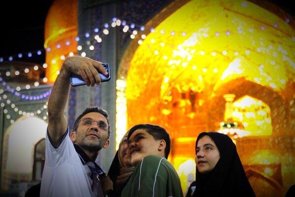 عید امامت در حرم امام رضا(ع)
