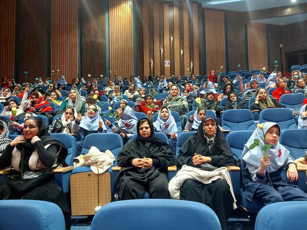 بزرگداشت روز مادر دبستان فرهنگیان ۲ ناحیه۶ مشهد