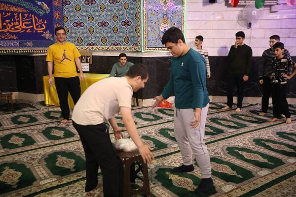 اعتکاف دانش‌آموزی در مسجد زینب کبری (س) تهران