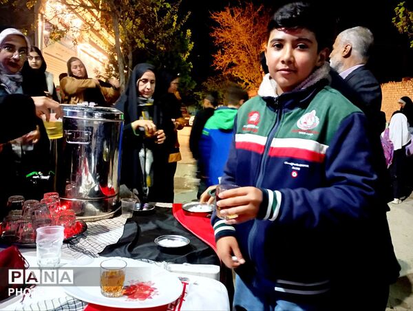 حضور مردم شهرستان مانه در مراسم چهلم کودکان جان‌باخته میناب