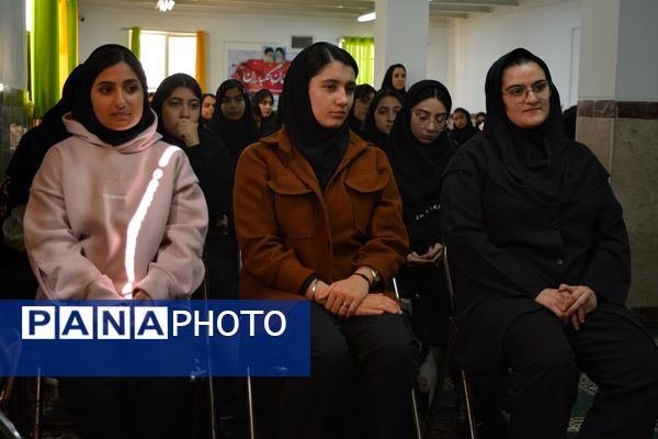 مدرسه حکمت میزبان هفته کتابخوانی