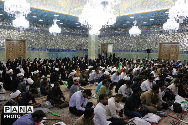 جشن ازدواج طلبگی ۲۰۰ زوج در حرم حضرت معصومه(س)